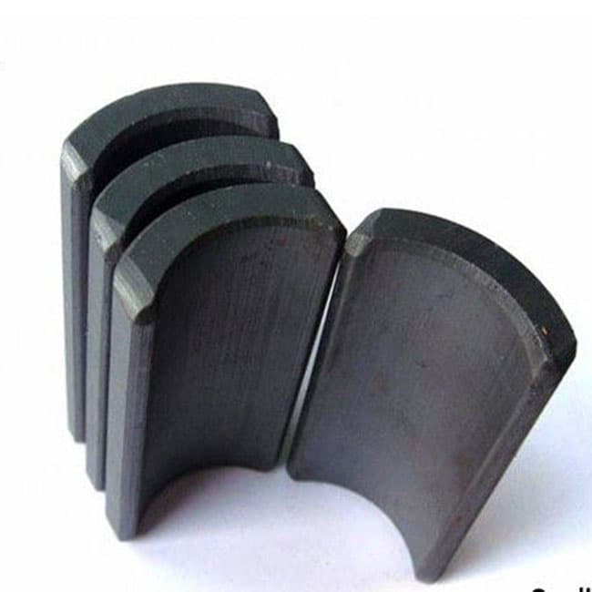 Arc ferrite magnets