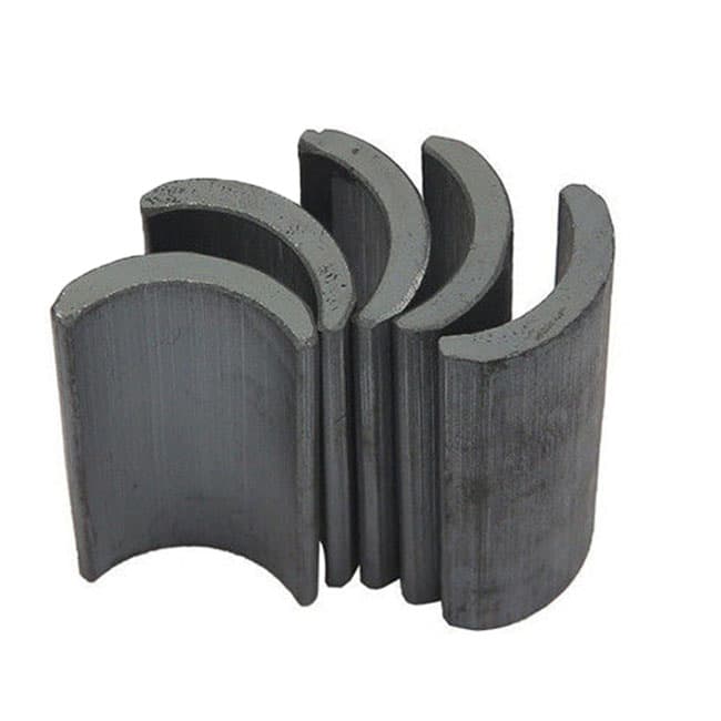 Arc ferrite magnets